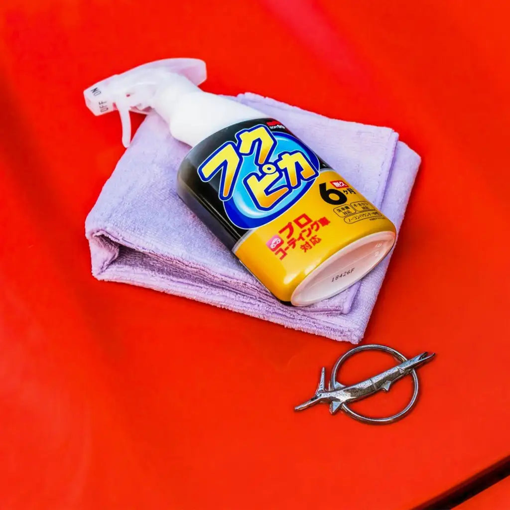 Detalle de etiqueta de Fukupika Strong Type Soft99, impermeabilización hasta 6 meses.