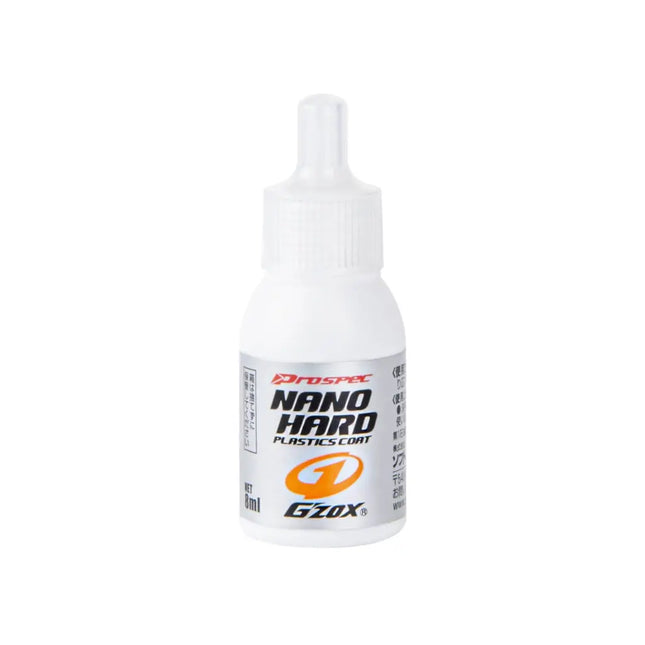 Sellador de Plásticos Nano Hard Soft99 de 8ml para restaurar piezas plásticas.