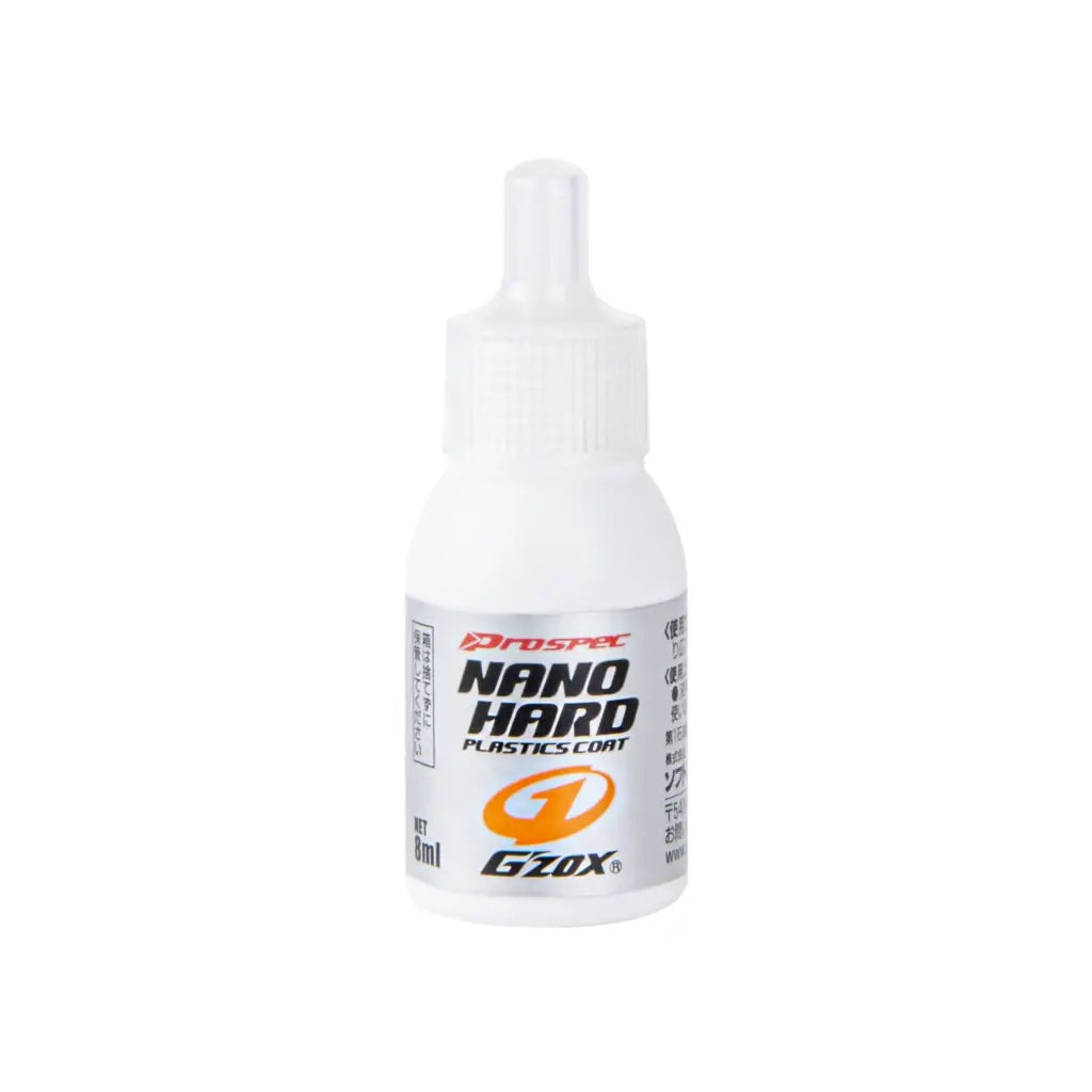 Sellador de Plásticos Nano Hard Soft99 de 8ml para restaurar piezas plásticas.